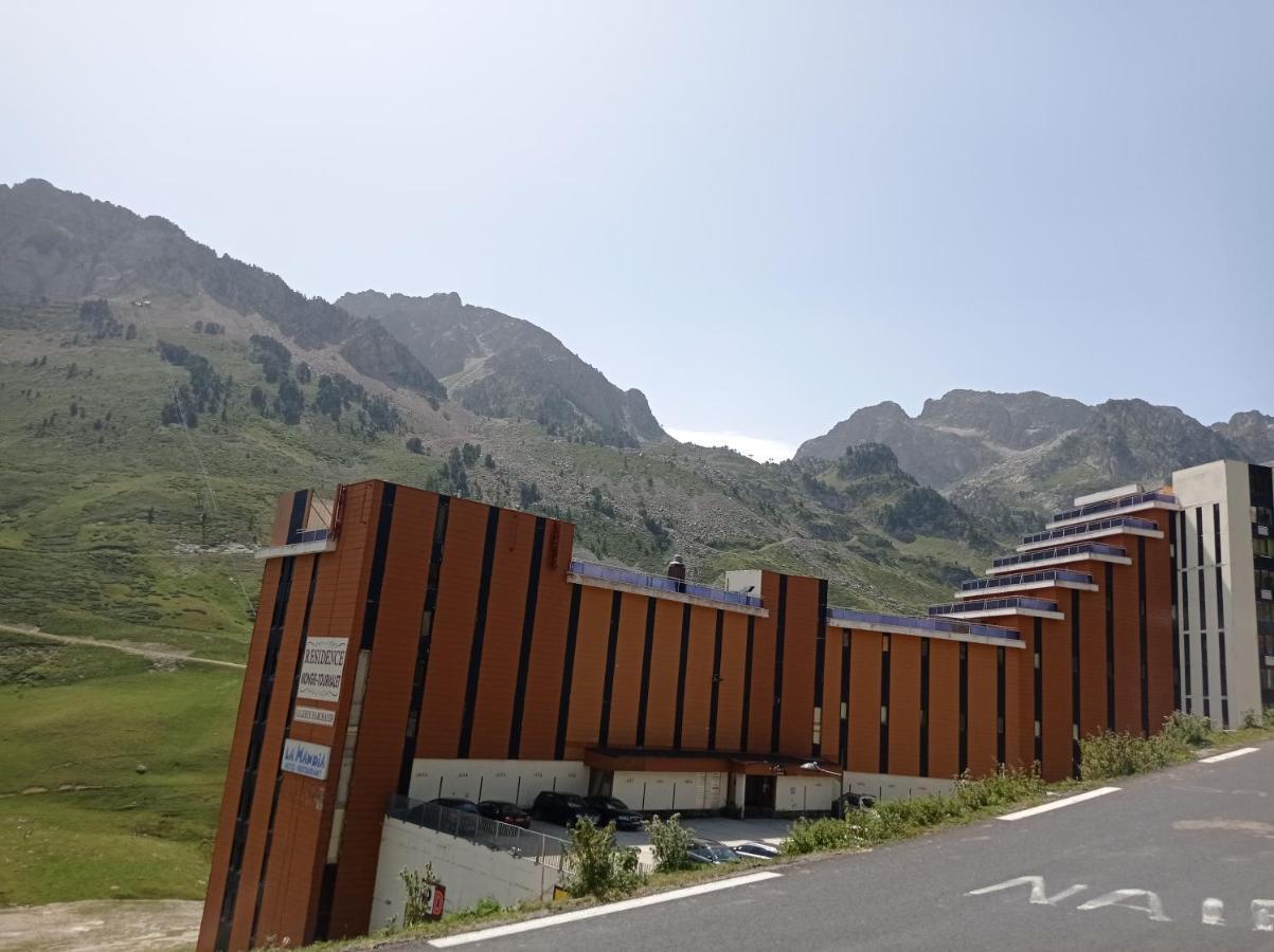 Sur Les Pistes * Bagneres-de-Bigorre